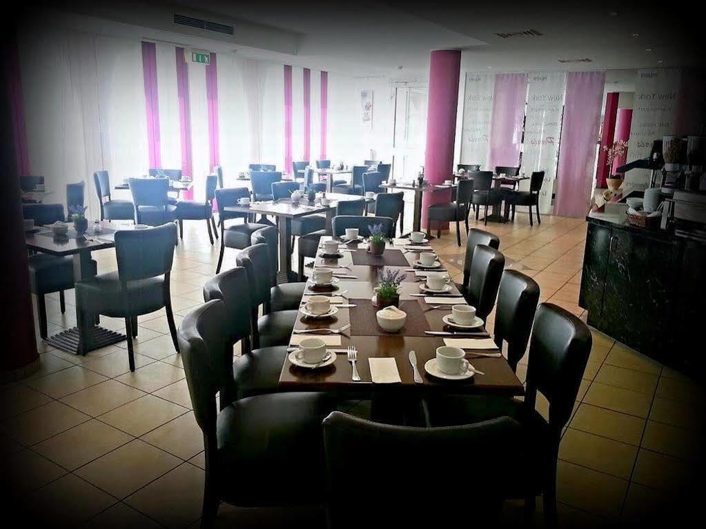 Hotel Primula โทรสดอร์ฟ ภายนอก รูปภาพ