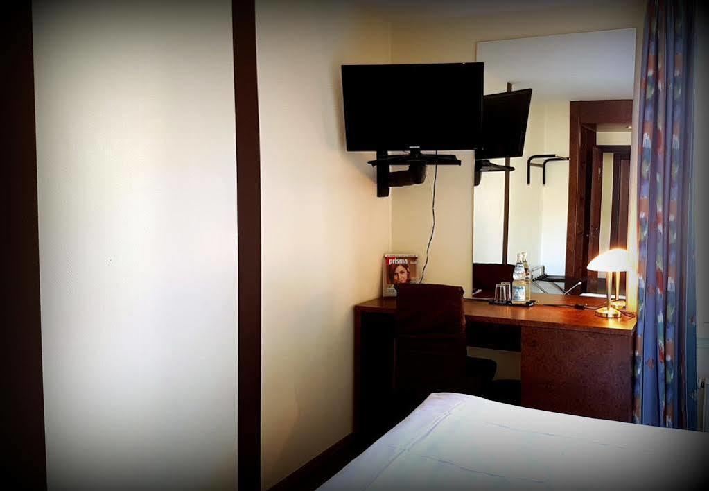 Hotel Primula โทรสดอร์ฟ ภายนอก รูปภาพ