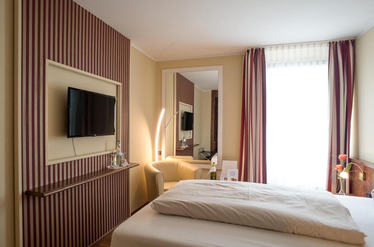 Hotel Primula โทรสดอร์ฟ ภายนอก รูปภาพ