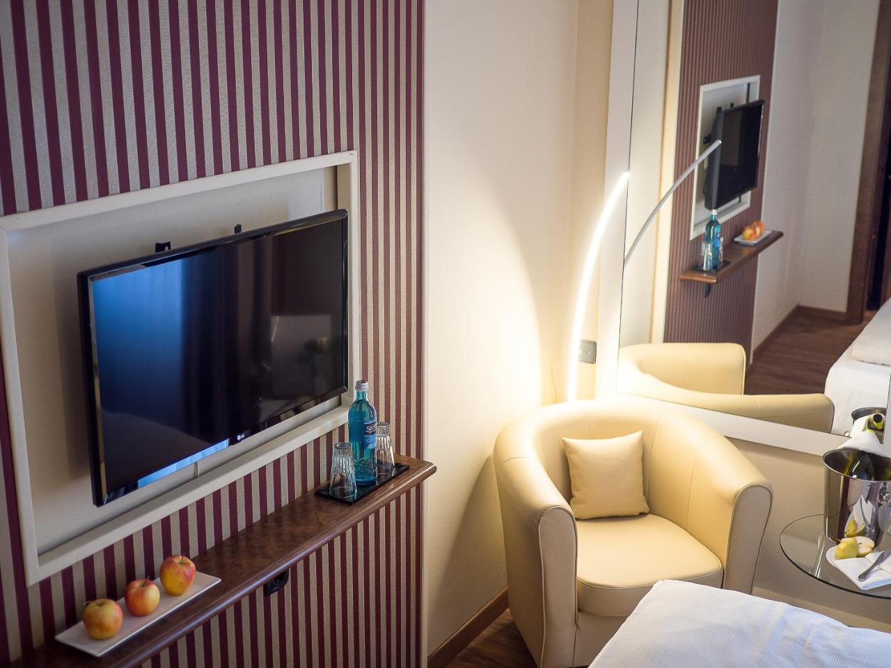 Hotel Primula โทรสดอร์ฟ ภายนอก รูปภาพ