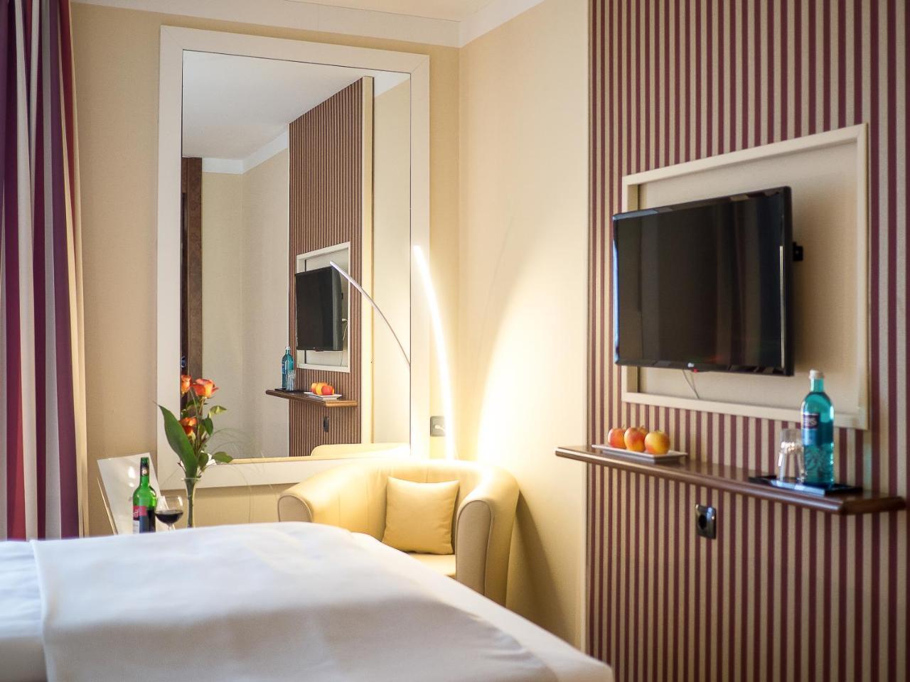 Hotel Primula โทรสดอร์ฟ ภายนอก รูปภาพ