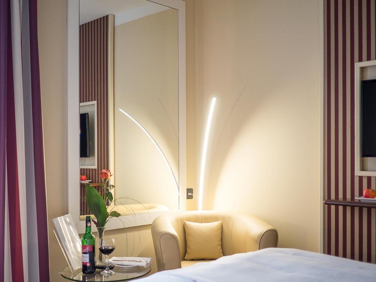 Hotel Primula โทรสดอร์ฟ ภายนอก รูปภาพ